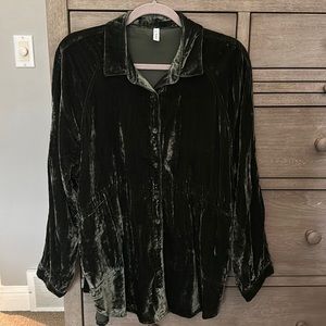 Deep, green, crushed velvet, button-down, top with pockets.
